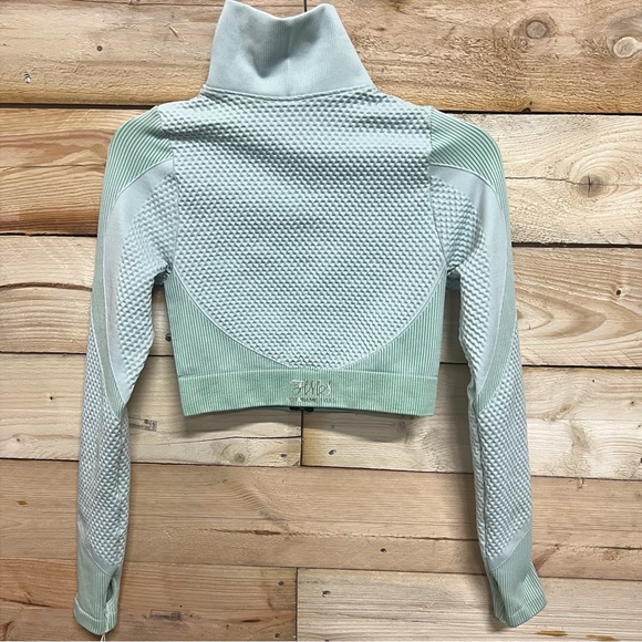 🍁🎉HP🍁🎉Green crop workout jacket - Picture 2 of 8